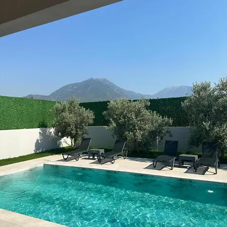 Orange Blossom Vila *